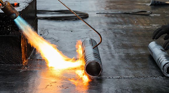 hot-tar-roofing-installation